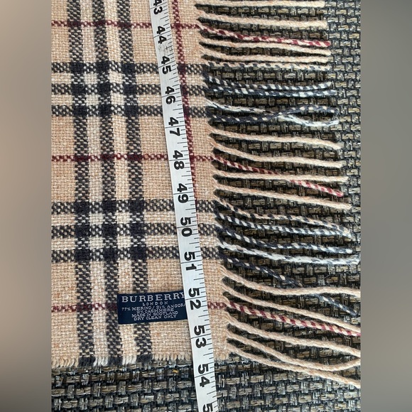 BURBERRY Nova Check Happy Fringe SCARF🔥EUC/LIKE NEW🔥WOVEN🎁CASHMERE Blend!🎄🎁 - Picture 9 of 15